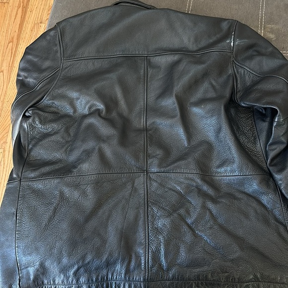 Leather jacket with mark which may be removable. Discounted price regardless. - Picture 5 of 6